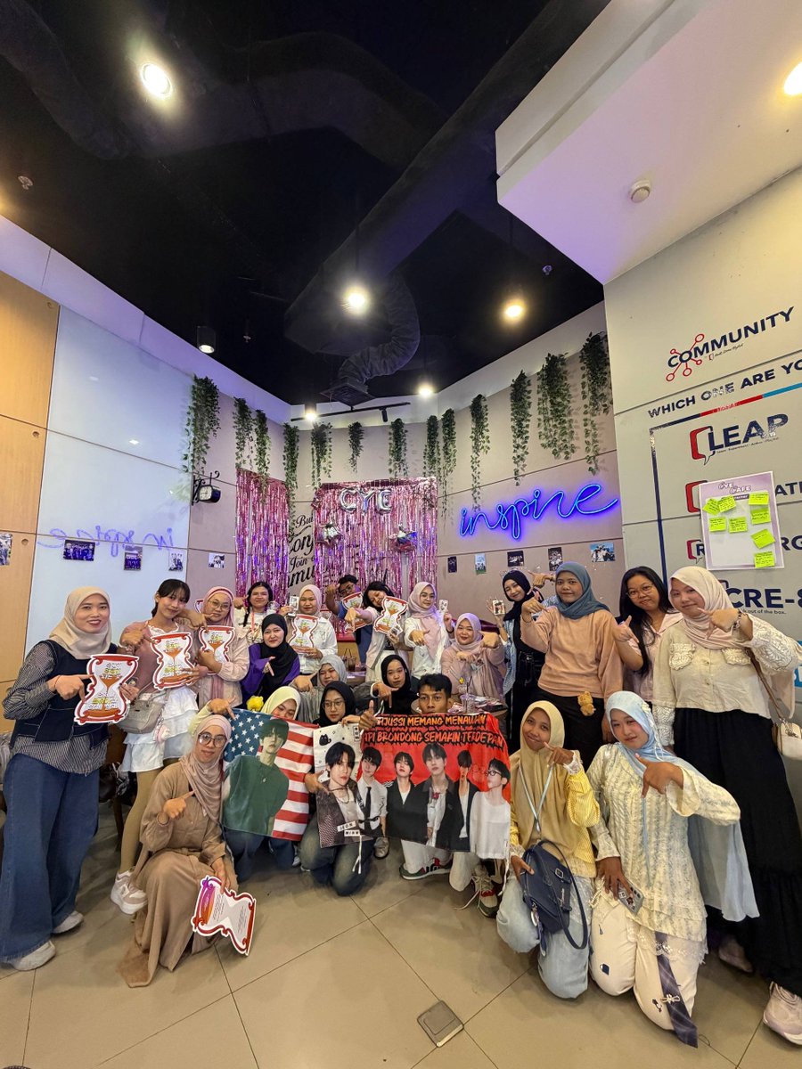 seokyutebae's tweet photo. seharian full ngebolang bareng closer 💗🫶🏻 https://t.co/czSEdt5std