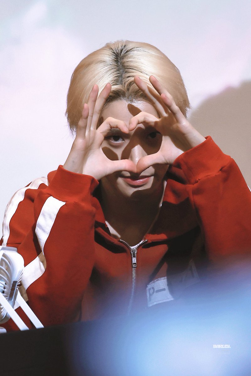 hooxro's tweet photo. 사랑해💕💕 https://t.co/yFvGS0aFRr