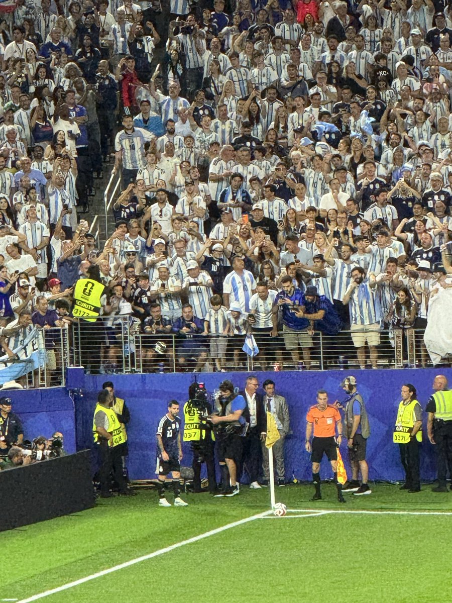 MaxLocks_'s tweet photo. @FabrizioRomano Thank you for all the memories GOAT 🐐🥺 https://t.co/dMRxuRPpkx