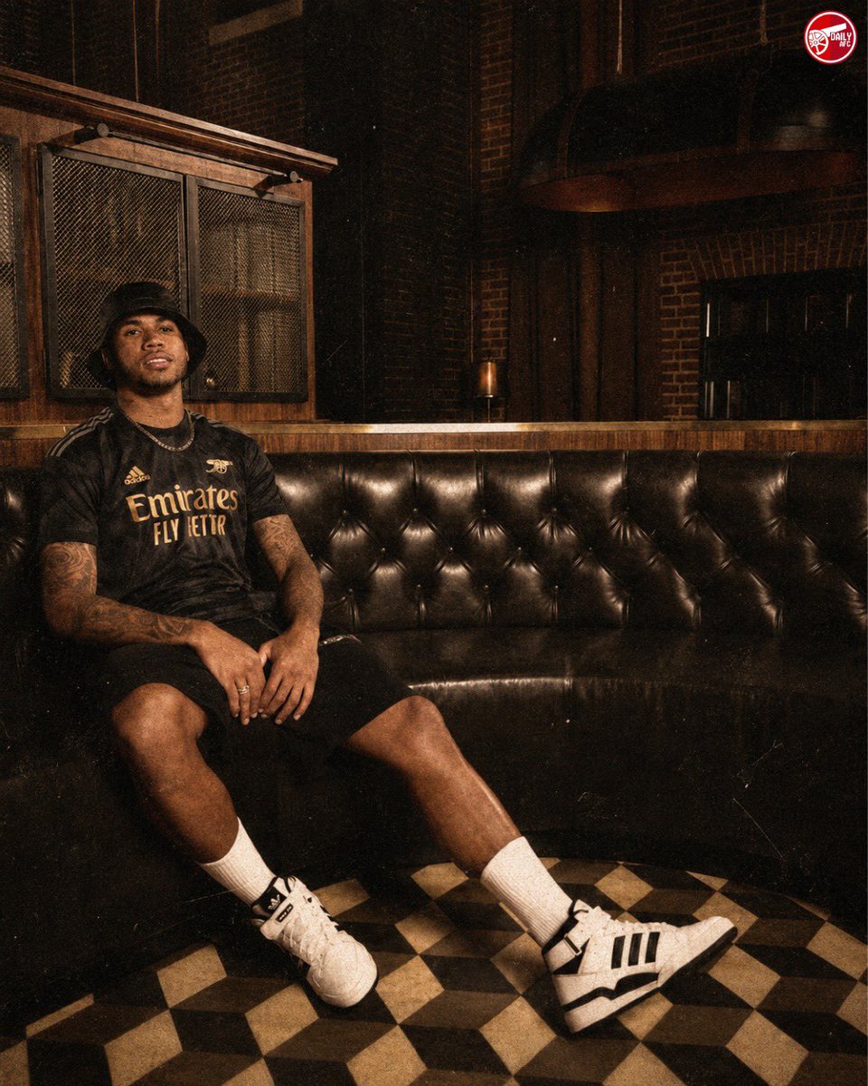 DailyAFC's tweet photo. Then there was one 🇧🇷 💔 https://t.co/Rjvg1XoRio
