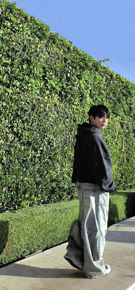 minkooie's tweet photo. i’ve watched you grow, not just as an artist but as a person too, and it makes me so emotional realizing that i got to witness such a huge chapter of your life. from 19 year old to the 29 year old man you are today, you’ve come such a long way. i’ll always be so proud of you + https://t.co/S6EiifaiMu