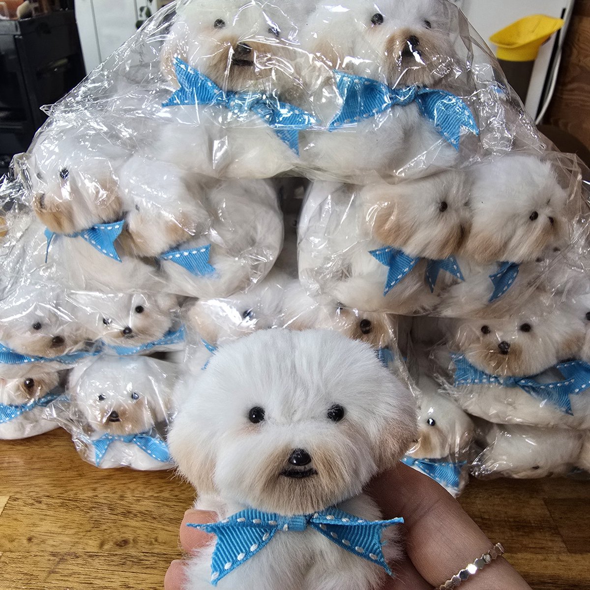 hyuni2349's tweet photo. 고양콘서트에서 나눔 할 시월이를 
드디어 다 만들었어요
중콘,막콘 각각 50개씩 나눔 할 예정이에요
지난번까지는 추첨을 했었는데 이번엔 선착순으로 나눠 드릴게요
콘서트 당일 장소랑 나눔 시간 알려 드릴게요~

#임영웅_시월이 https://t.co/lXriMIrLEZ