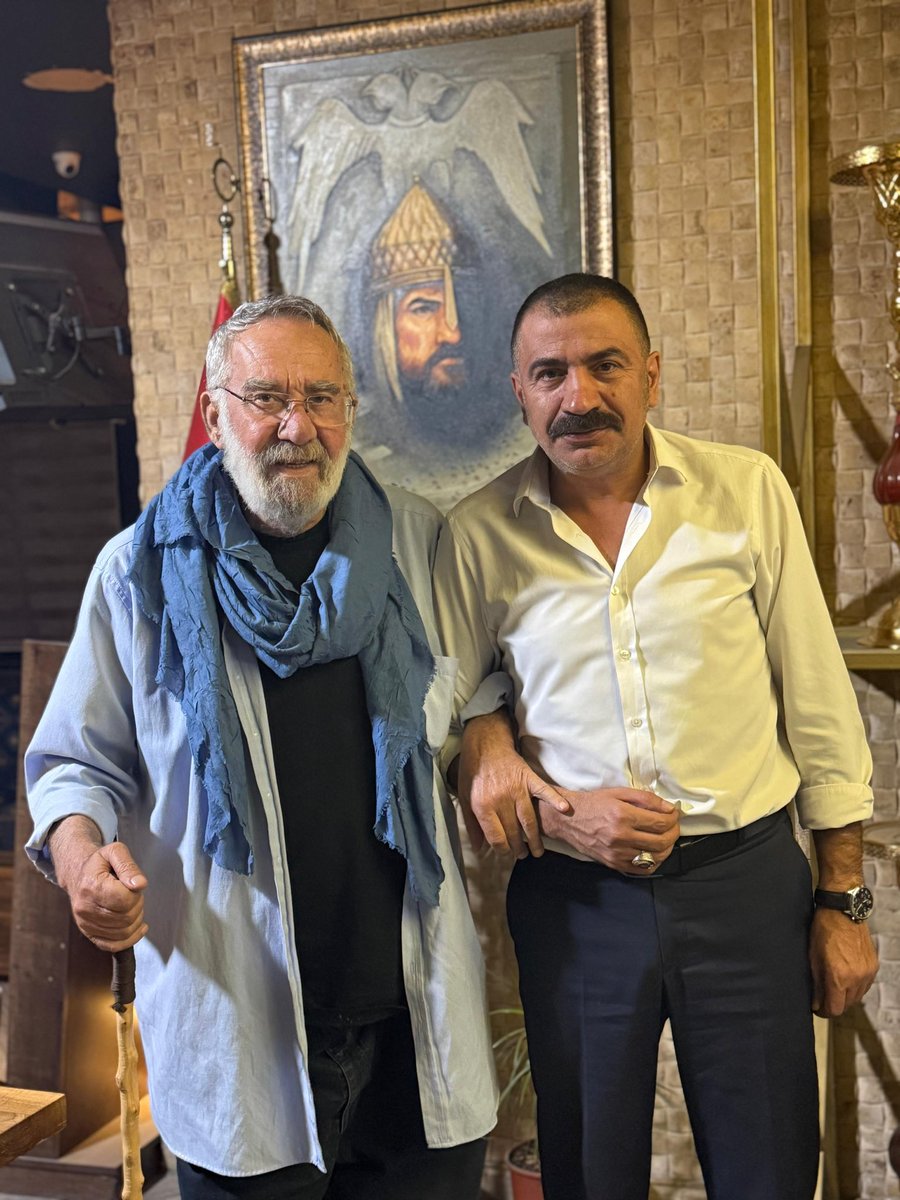 LutfuNebioglu's tweet photo. Bir süredir rahatsızlığı sebebiyle aramızda göremediğimiz; şahımız, hocamız, üstadımız #ÂşıkSefai’yi yeniden sıhhat ve afiyet içinde #SelçukluNargile’de görmek bizleri ziyadesiyle mutlu etmiştir.

ALLAH  sağlık, afiyet ve uzun ömürler versin. https://t.co/IRl3GsequB