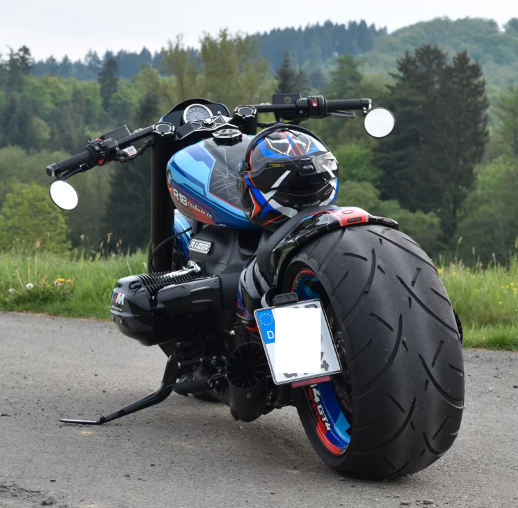 VigoRott's tweet photo. BMW R18/AIRRIDE/300❤️💙🤍 https://t.co/ZuIfPJGb8J