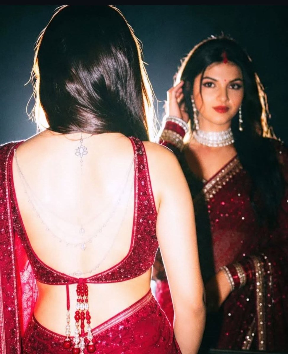 killu_kaliya's tweet photo. प्रेम का आलम मत पूछ ए मुर्शद, हमारे बच्चे तो रोज़ स्कूल के लिए लेट होंगे...🙈🫠
गेंड़ी https://t.co/O6oDtmXYLd
