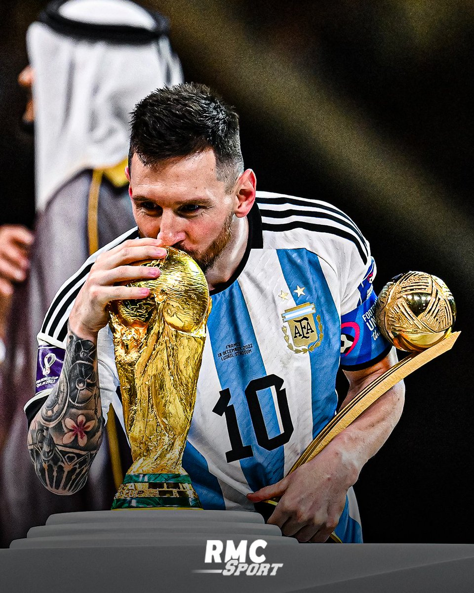 RMCsport's tweet photo. 🚨🇦🇷 Messi met un terme à sa carrière internationale !
Lionel Messi a officialisé ce lundi la fin de son aventure en sélection, à 39 ans,  quelques semaines après la finale perdue lors de la Coupe du monde 2026.
https://t.co/099z9I5Eg7 https://t.co/LMD1S8tpWD
