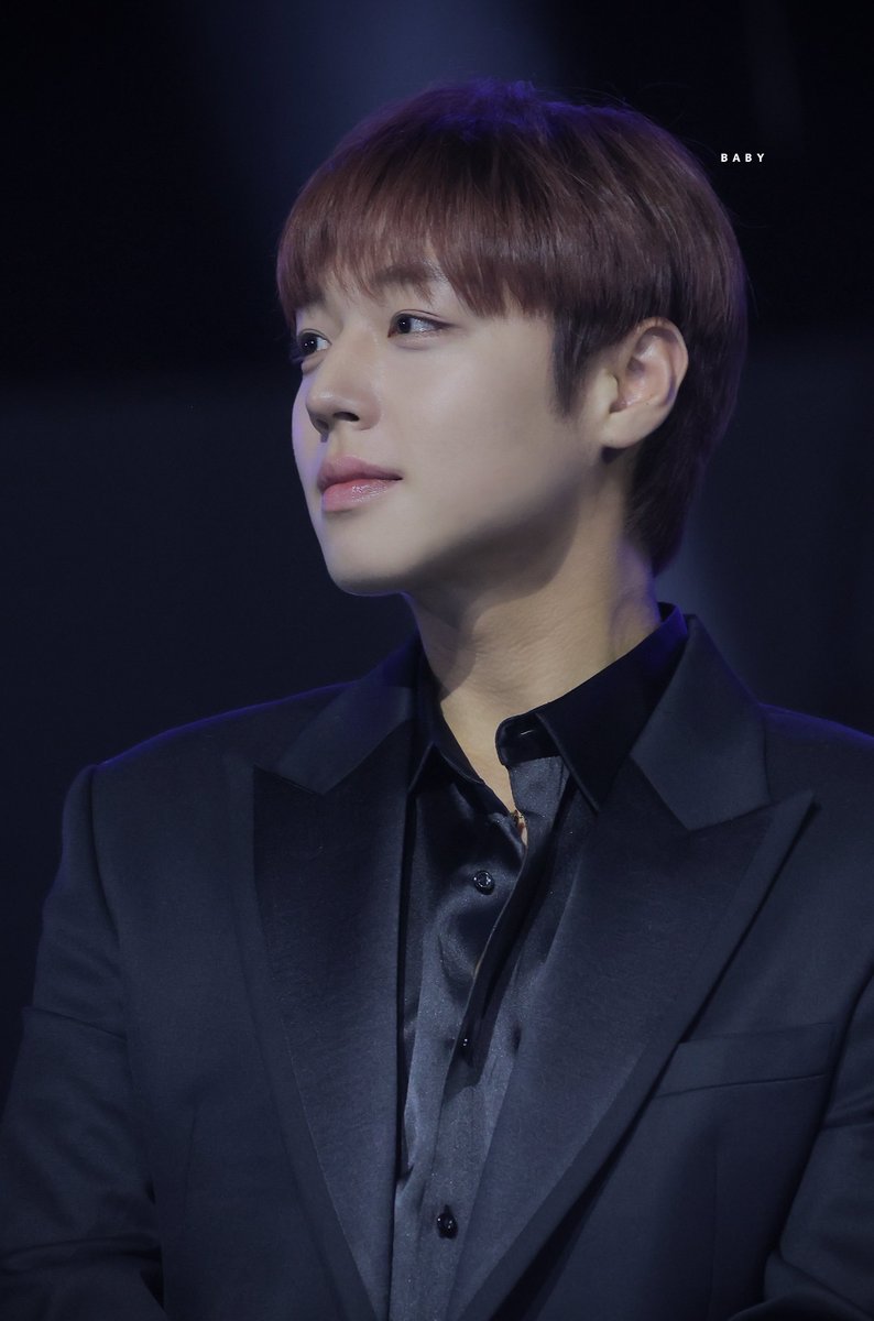 b_a_b_y_baby__'s tweet photo. 260814 KCON LA #박지훈 https://t.co/fWx2YSnhmR