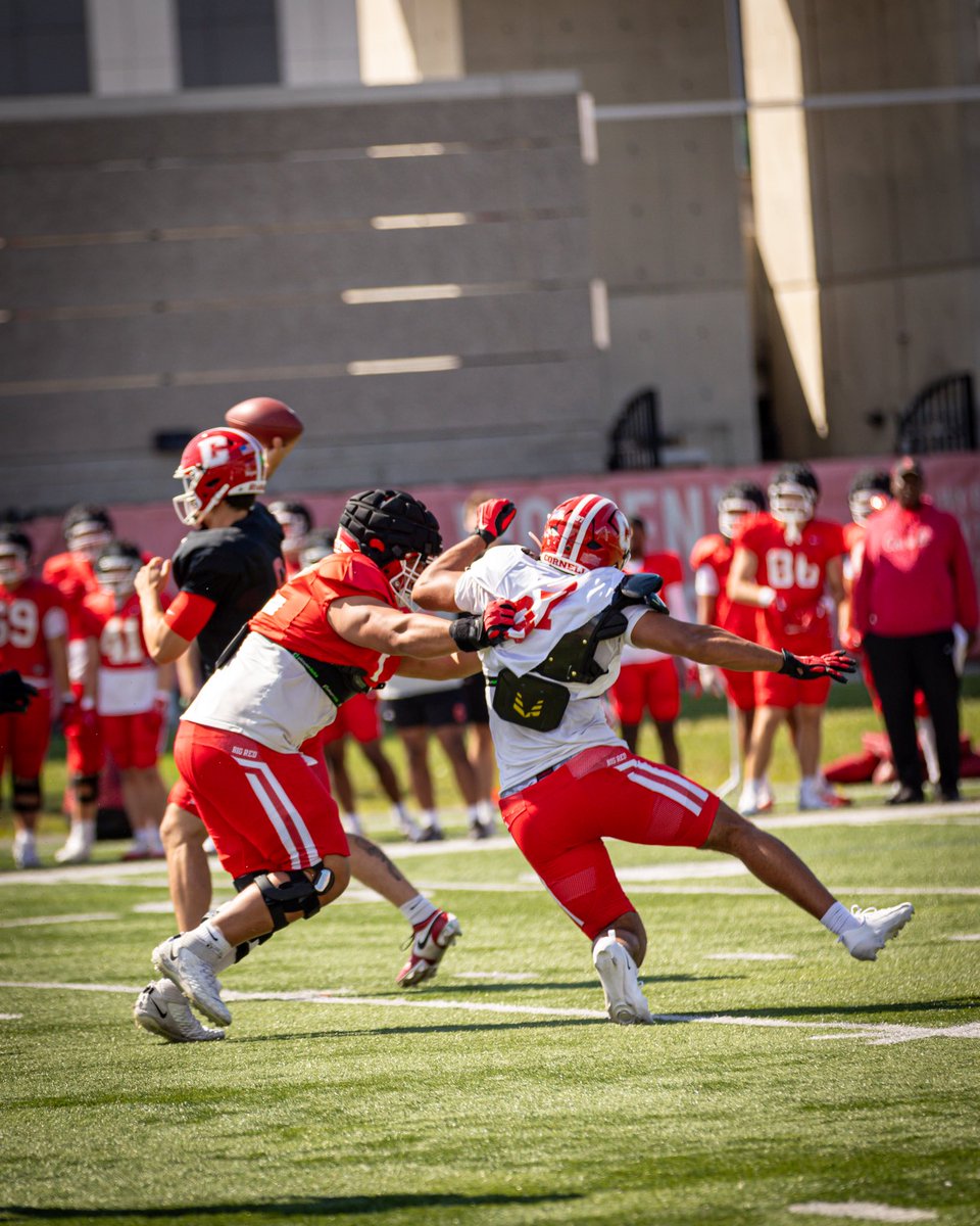 BigRed_Football's tweet photo. Workin’ over the weekend 😤

#YellCornell https://t.co/B3Mi6olPkj