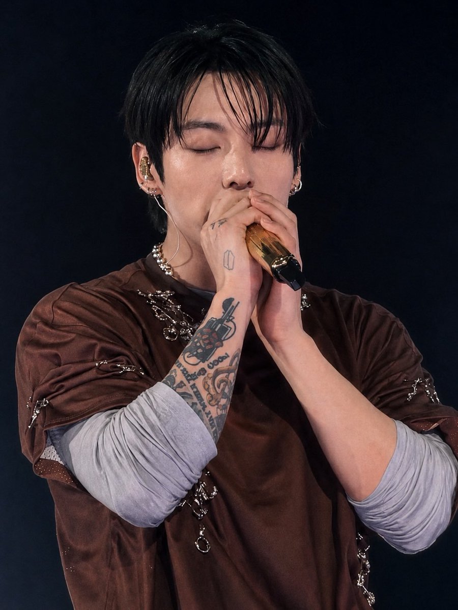 JKSPOTLIGHT's tweet photo. #PARTYPARTYJK
#JKRulerOfTheStage

Happy Jungkook Day
Love you Jungkook 🥺🥹 
Have a very happy birthday my love 😘 https://t.co/Y7W87zP77x