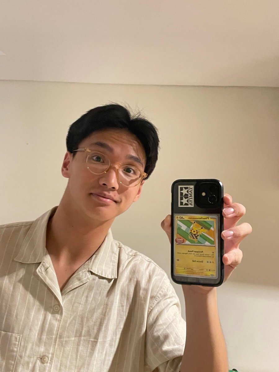 sulipanss's tweet photo. Sebelum bulan agustus berakhir saya ingin berterima kasih pada Azka era ip 11/12 (lol bcs unsure) enih. You will be missed. Makasih sudah mengusahakan untuk live dan being chronically online meskipun hp nya panas terus heheh siap menyambut era Azka ip boba 3 dengan konten HD 🙌🏻 https://t.co/IJUzvMz3uu