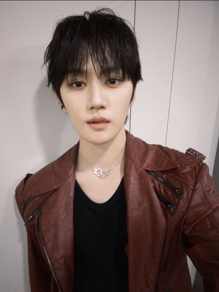 bomiii_gom's tweet photo. 보민이 이 외모로 왜 불안해 하는지 모르겠네 셀카두 잘 찍고 원래도 잘생겼어ㅋㅋ🙈 https://t.co/yVgM91PAE1