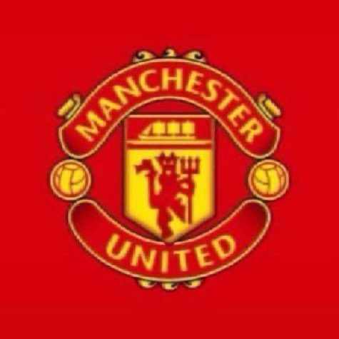 UTD__Ronaldo's tweet photo. 🚨🎙️Fabrizio Romano : Micheal carrick had an emergency meeting with Manchester United the message is one more signing 👀

🗣️Micheal carrick has communicated with the Manchester United board and INEOS he wants one more signing priority the left back position to boost the defense and team depth

🗣️Manchester United are evaluating a lot of candidates and are thinking on a temporary deal as Tosin has been offered to them by Chelsea but are considering David raum and maatsen is a hard target at this stage . Movements are happening now one to look out #MUFC

🚨Who should Manchester United sign ?