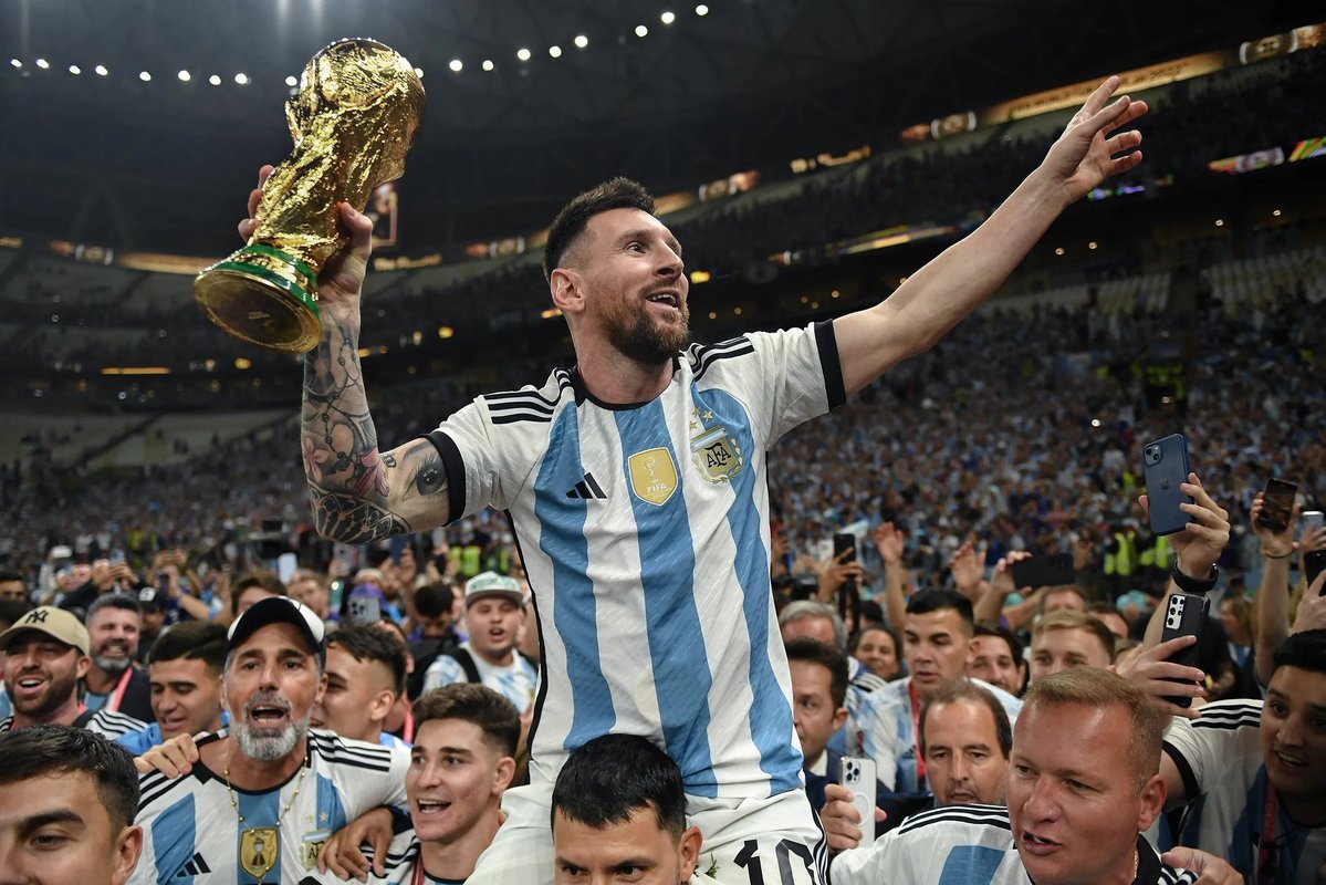 cric_tok's tweet photo. MESSI ANNOUNCED RETIREMENT FROM THE INTERNATIONAL FOOTBALL.

THANKYOU MESSI FOR EVERYTHING. THIS GAME WILL ALWAYS REMINDS YOU 🥺
#MESSI #MESSIFOREVER https://t.co/QQ0zXui25V