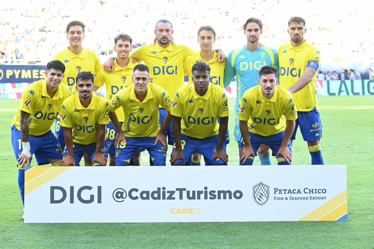 dilanzarate0107's tweet photo. 𝟑𝟎⁄𝟎𝟖⁄𝟐𝟎𝟐𝟔
Feliz por cumplir un sueño debutar en @LaLiga y delante de la afición. Gracias a todos los que me han ayudado a llegar hasta aquí. A seguir trabajando para conseguir la victoria 💛 https://t.co/TsfwrhOdQu