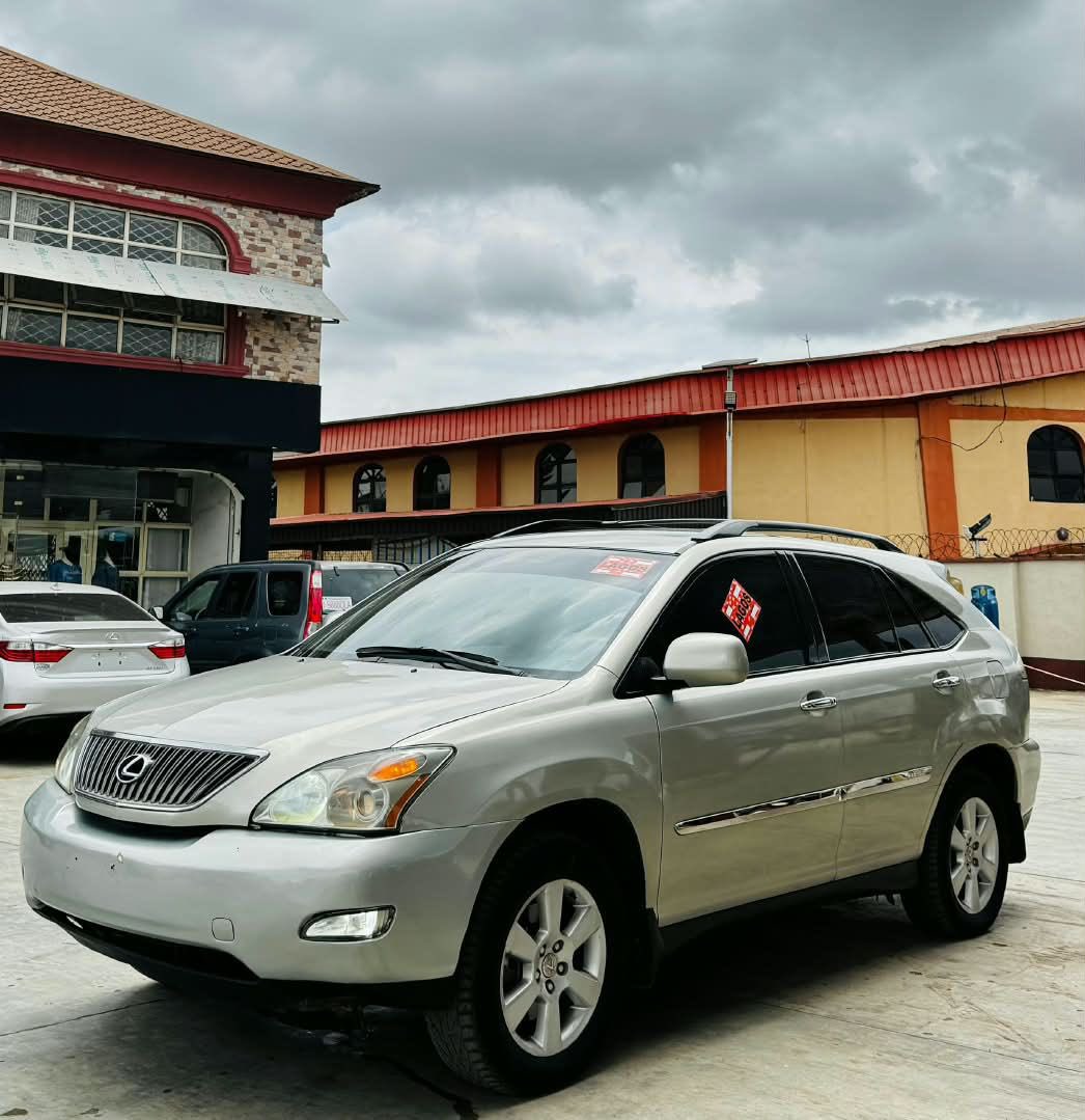 _Tiga_b's tweet photo. 9 million only ‼️‼️‼️‼️
Clean 2005 Lexus Rx330 
Reg https://t.co/I3wDIfrsy0