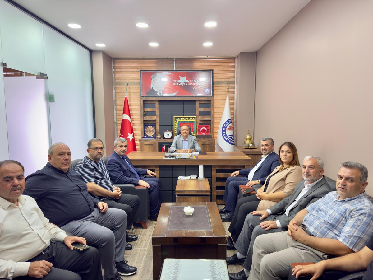 avyaseminkaraca's tweet photo. Elektrikçiler Odası Başkanı Sayın Mehmet Özpolat’ı; İlçe Başkanımız Sayın İsmail Güler, İl ve İlçe Başkan Yardımcılarımız, Yönetim Kurulu Üyelerimiz ile birlikte ziyaret ettik.

Nazik ev sahiplikleri ve samimi sohbetleri için Sayın Başkanımıza teşekkür ediyoruz.

@Akparti
@abuyukgumus
@abdulhamitgul
@hakanaksu058
@iekarayel 
@fmfedaioglu
@EyupOzkececi
@AliSahin501
@deryabakbak27
@mesutbozatli
@irfancelikaslan
@BBozgeyik_27
@FatmaSahin
@ismailguler027
@umutymz
@bese_yakup