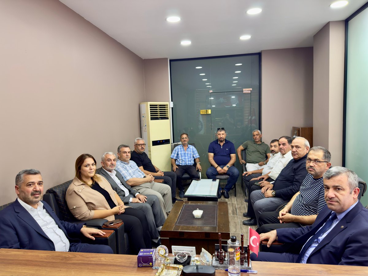 avyaseminkaraca's tweet photo. Elektrikçiler Odası Başkanı Sayın Mehmet Özpolat’ı; İlçe Başkanımız Sayın İsmail Güler, İl ve İlçe Başkan Yardımcılarımız, Yönetim Kurulu Üyelerimiz ile birlikte ziyaret ettik.

Nazik ev sahiplikleri ve samimi sohbetleri için Sayın Başkanımıza teşekkür ediyoruz.

@Akparti
@abuyukgumus
@abdulhamitgul
@hakanaksu058
@iekarayel 
@fmfedaioglu
@EyupOzkececi
@AliSahin501
@deryabakbak27
@mesutbozatli
@irfancelikaslan
@BBozgeyik_27
@FatmaSahin
@ismailguler027
@umutymz
@bese_yakup