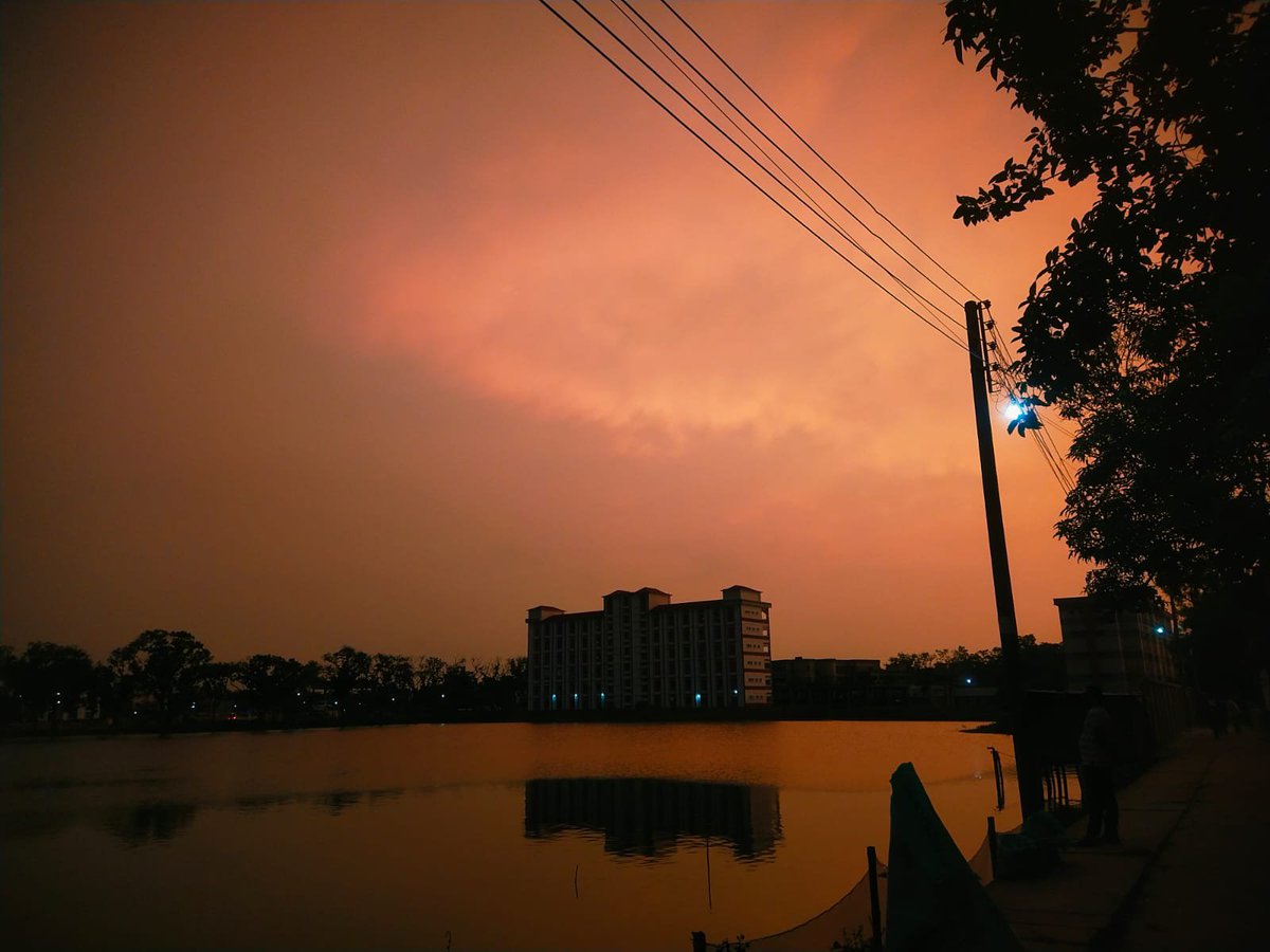 EleyasHasao0's tweet photo. 🏫🌿 A beautiful view from my college!
Sometimes, all you need is a peaceful view to make your day better. 💚✨
Simple moments, beautiful memories. 📸🌤️
#CollegeView #Nature #GoodVibes https://t.co/CSNNqCP6QX