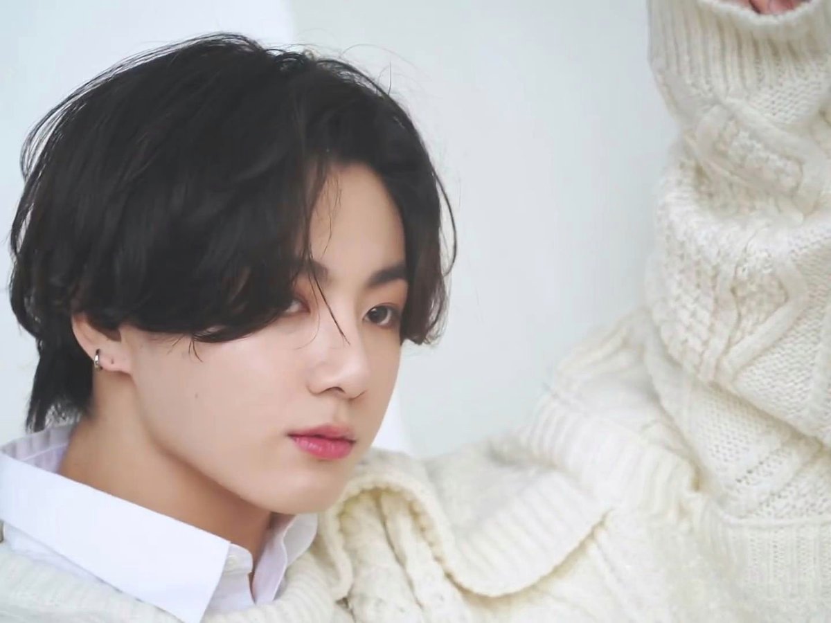skyatwiad's tweet photo. Keep shining today n always, born to bloom n bloom again, wishing u more worth moments remembering, happy 29th Jungkook @BTS_twt 🎂🥳

#HAPPYJKDAY #JUNGKOOKisFYA #AlwaysByYourSideJK #YouAreThatSomebodyJK #BornGoldenJungkook #WorldVocalJungkook #PARTYPARTYJK #JKRulerOfTheStage https://t.co/4nLDGWP3Qh