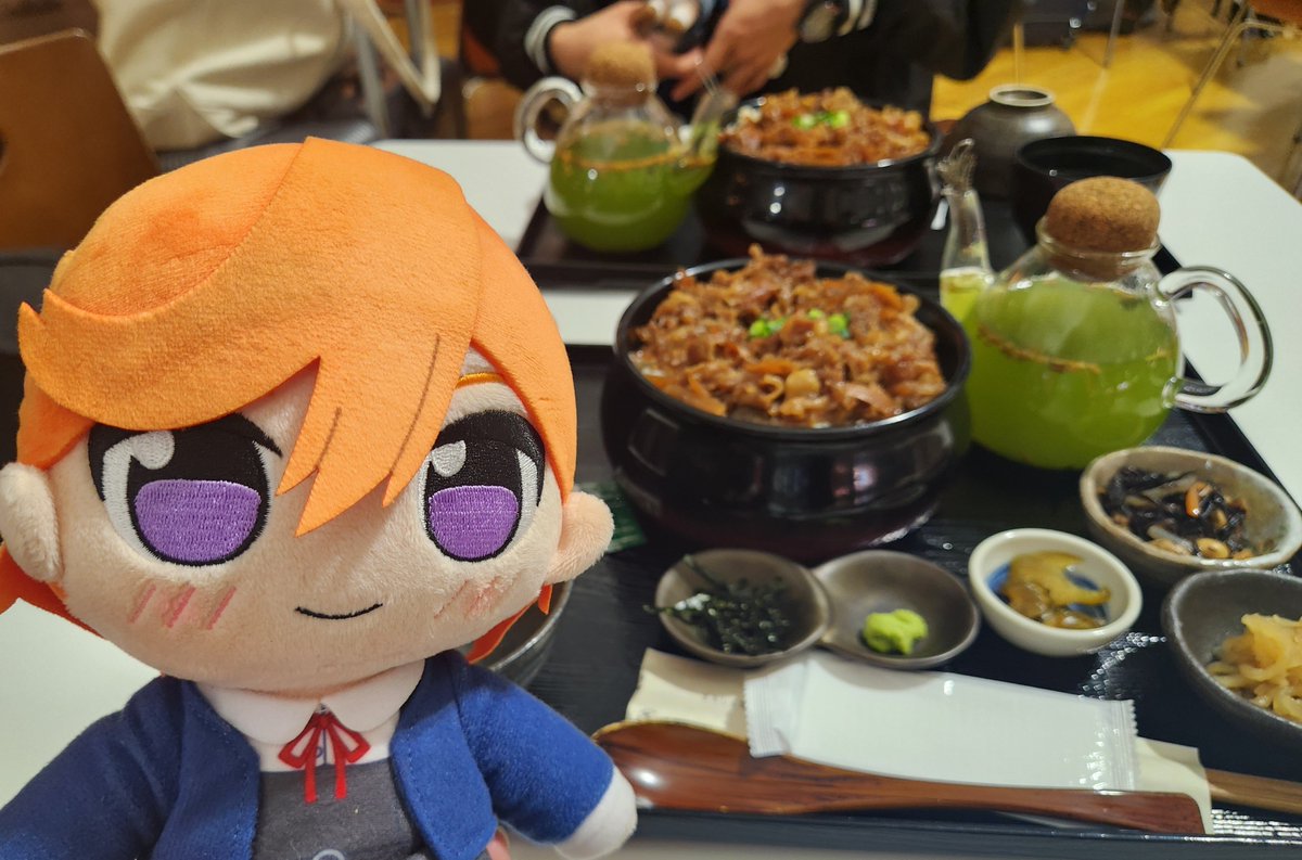 Shake_it_upper's tweet photo. 7th愛知千秋楽が半年前なわけないだろ
ミュージックワールドはいつも俺たちの傍にあるんだよ https://t.co/2bvKnFCGNb