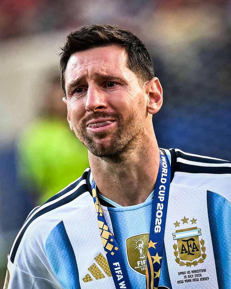 aksftzone's tweet photo. 🚨🎙️ Messi: The day I retire from football, I’m going to play 45 minutes in an Argentina shirt and 45 mins in a Barcelona shirt. 

One down, one more to go. 😭😭 https://t.co/7q7Dl3M6E3