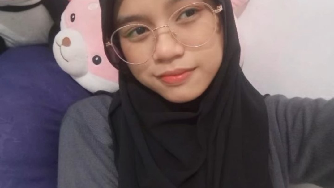 strrwbrrychoco's tweet photo. nyobain hijab 😁

#cderhijab #cder #femboy https://t.co/l6GG1aBdiU