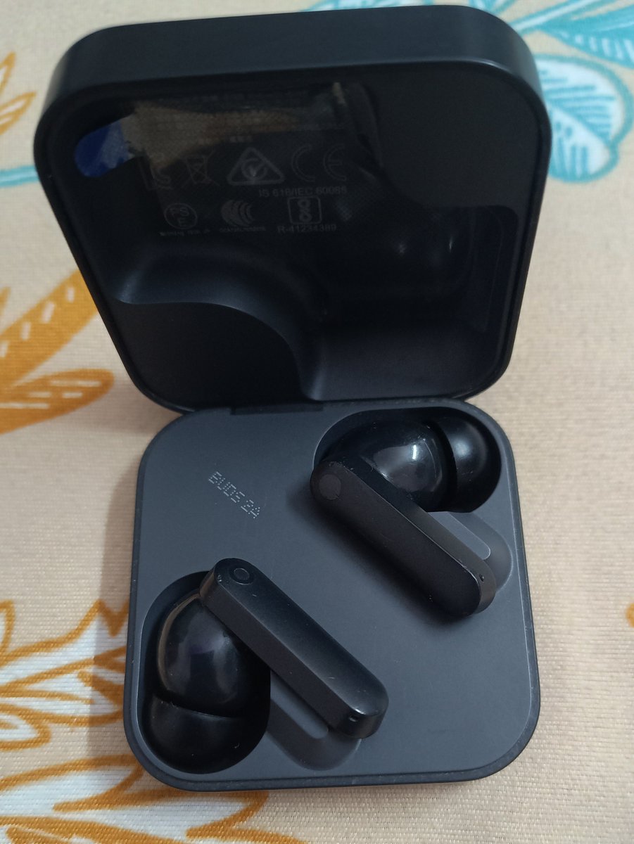 IamAmanyadav121's tweet photo. @nothing @nothingindia  , my warranty was denied , as they said there were scratches on the earbuds . Just answer me this , how can I project it from scratches when it is being used . Please help me.... I have also shown the scratches the photo below . https://t.co/AI094pOiAy