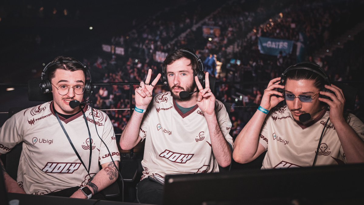 5D_Caster's tweet photo. 🚨Annonce🚨

Au vu des grosses incertitudes autour de l’avenir d’IJC, celui-ci m’autorise à prioriser des missions extérieures. Ce n’est pas pour autant que je veux arrêter l’esport et la création de contenu en général, loin de là !

Donc, si vous cherchez quelqu’un ou que vous connaissez quelqu’un qui connaît quelqu’un, je suis en recherche de prestations de tous types :

- Commentaire et cast : League of Legends, Smash Bros. (Melee, Ultimate, Rivals 2), Pokémon VGC, speedrun…

- Présentation et animation sur scène : pré-shows, émissions de plateau, scènes et conventions

- Écriture et conception éditoriale de formats courts et longs

- Écriture et réalisation de contenus, notamment des vlogs et des formats de storytelling

Je peux transmettre toutes mes infos en messages privés ou sur mon mail pro (en bio).