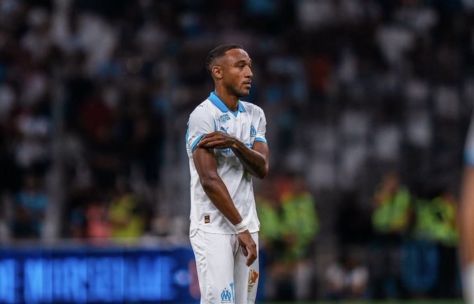 TouchlineWireFc's tweet photo. 🚨🔴⚪ EXCLUSIVE: Rayo Vallecano in talks to sign Derek Cornelius from OM! 🇨🇦

Negotiations are underway over a loan deal with a buy option for the Canadian international centre-back from Olympique Marseille. 🤝

Talks are ongoing between the clubs. ⏳

ℹ️ @FabrizioRomano https://t.co/vMjuIBPJby