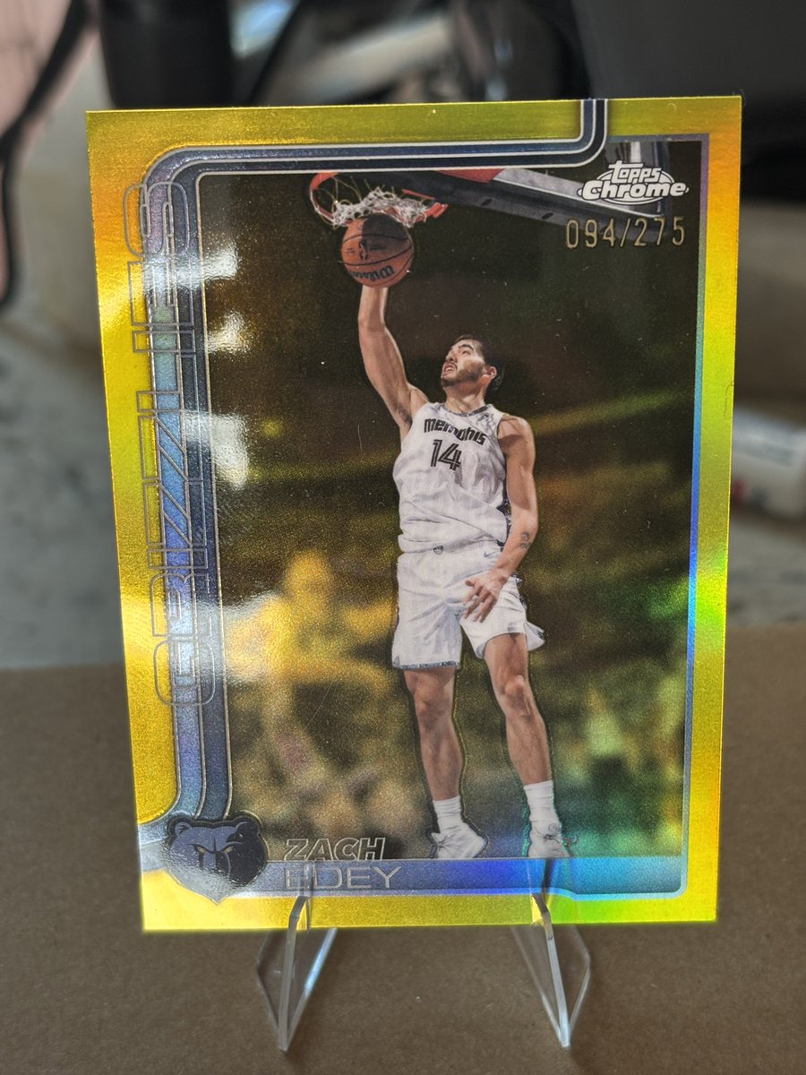 du47222292's tweet photo. Today’s giveaway - Topps Chrome update Zach Edey /275
Follow and Repost to enter
Have a great Monday! https://t.co/5K2tkw55XL