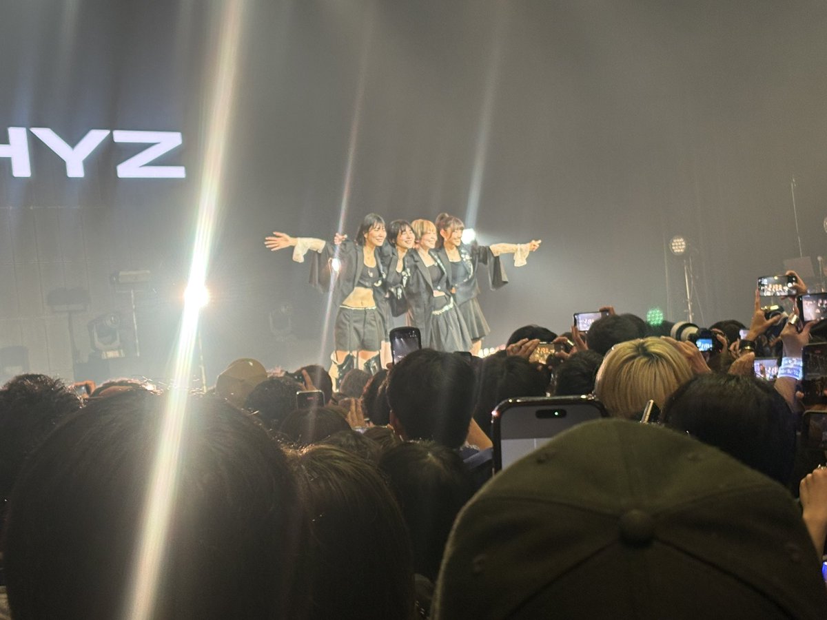 12__27_____'s tweet photo. カッコ良すぎた こりゃ光だ____ https://t.co/BckLwG0He0