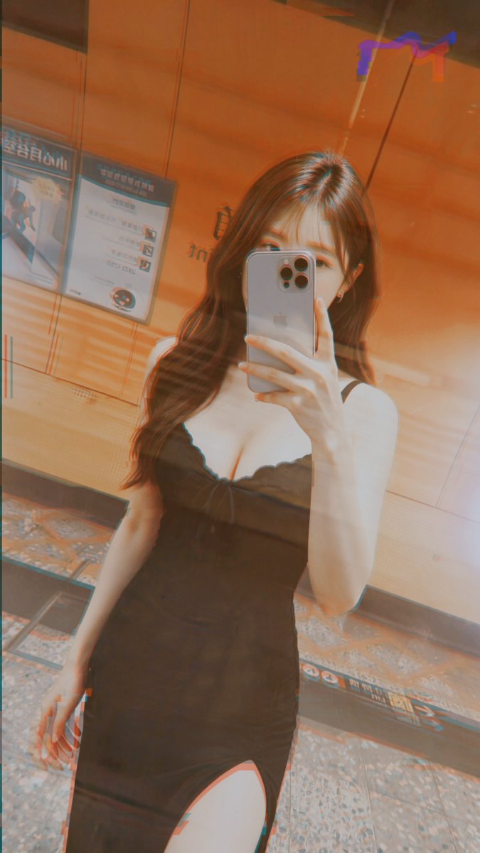 Zirclexoxo's tweet photo. 呢套outfit好似幾岩去蒲，但可惜我唔鍾意去LKF，我比較鍾意訓覺多D😝

#港女 #表演型I人 #HKOL #ootd #露出癖 #其實人性就是���樣的我知道自己在拍什麼我也知道你在看什麼 https://t.co/UDfdslnqkB