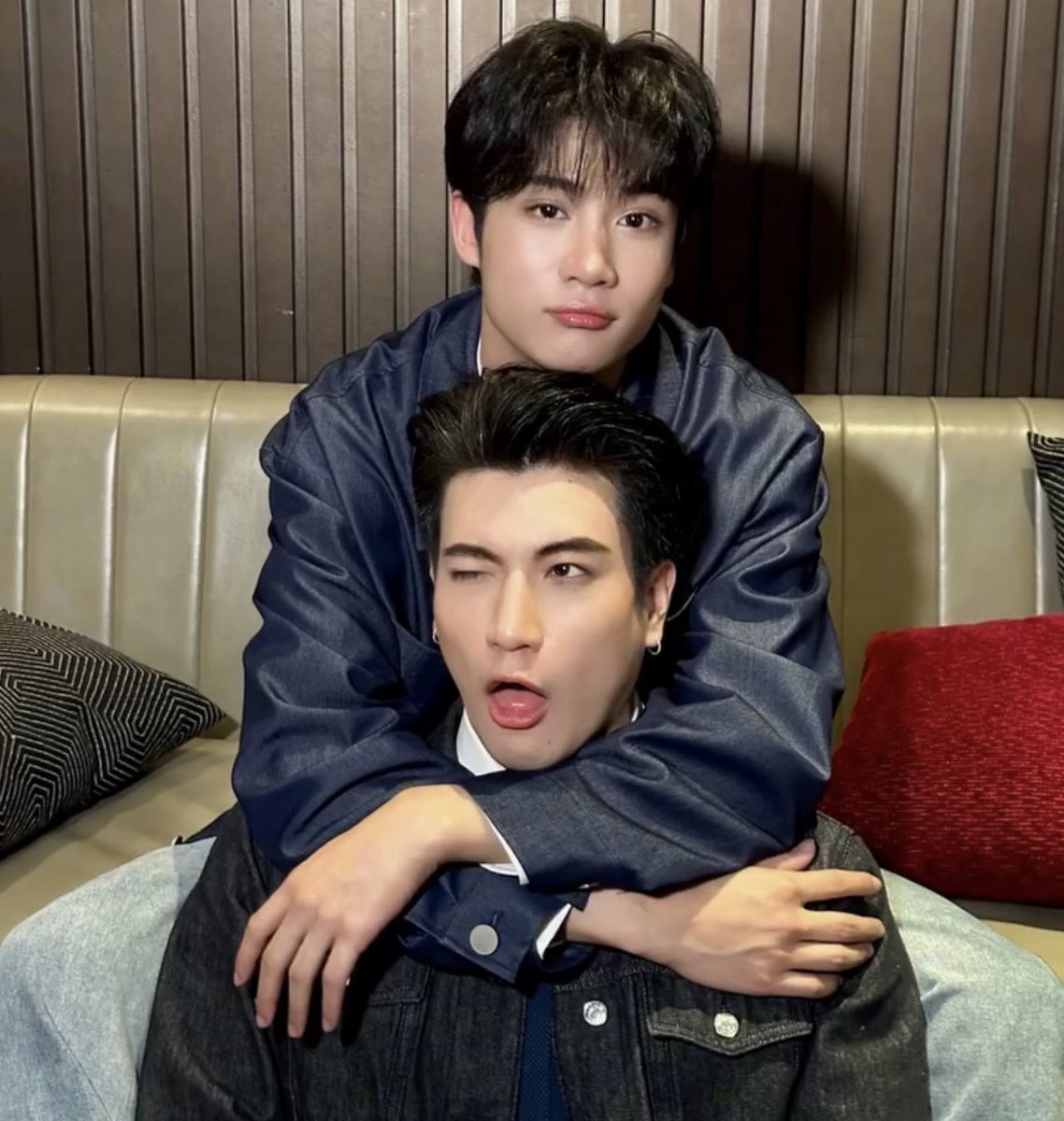 im63hq's tweet photo. โอ่ยน่ารักมากเยยนิ้ ม๋าใหญ่กับแมวจิ๋วมาก ˚.🎀༘⋆ https://t.co/flVD0wjf0P