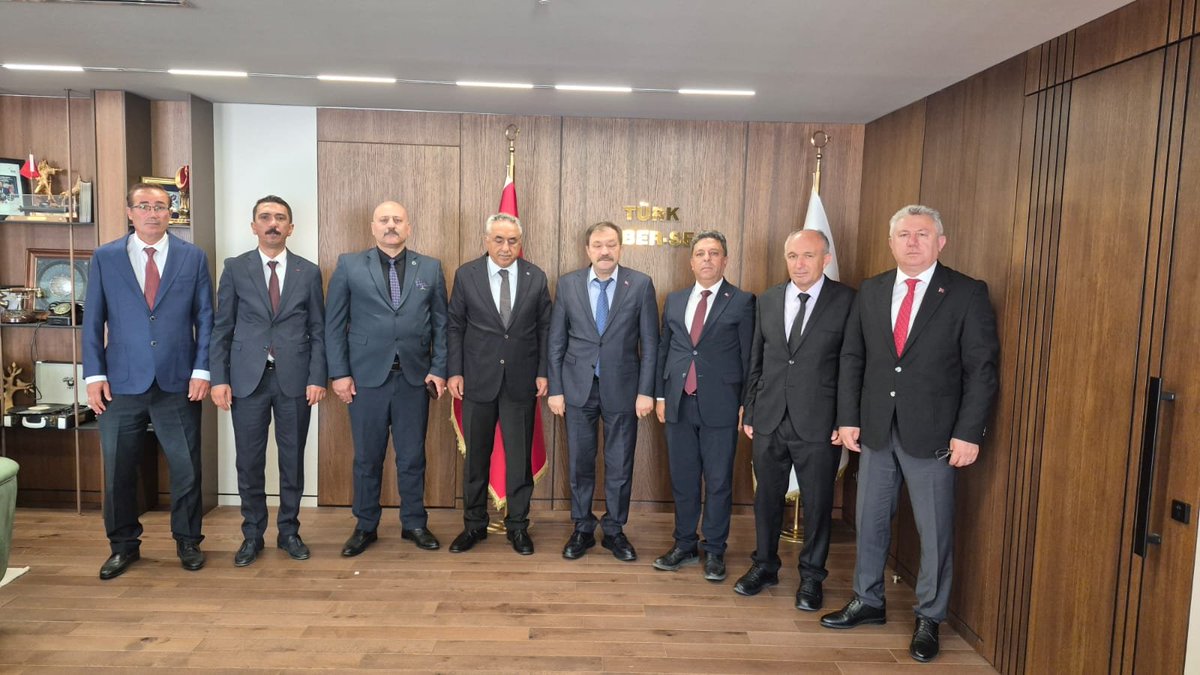 yucelkazancoglu's tweet photo. Türk Büro-Sen Genel Başkanımız Türkeş Güney ve Türk Büro-sen Denetleme Kurulu üyelerimiz, Genel Merkezimizi ziyaret ettiler.

Nazik ziyaretleri dolayısıyla kendilerine teşekkür ediyor, çalışmalarında başarılar diliyorum. https://t.co/zzE1uz1tXY