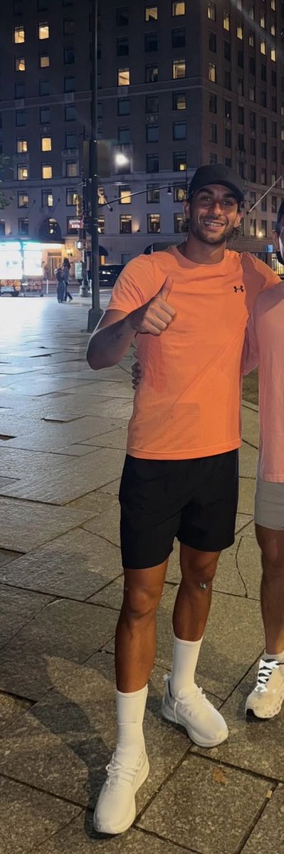 torresletters's tweet photo. His tan https://t.co/ZuHi30b9zx