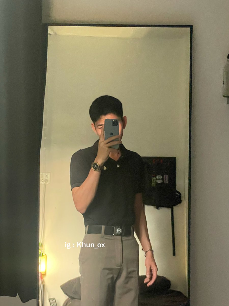 khunOx_'s tweet photo. เลิกงานพักได้ ? 🖤 https://t.co/kdBMsYIPdT