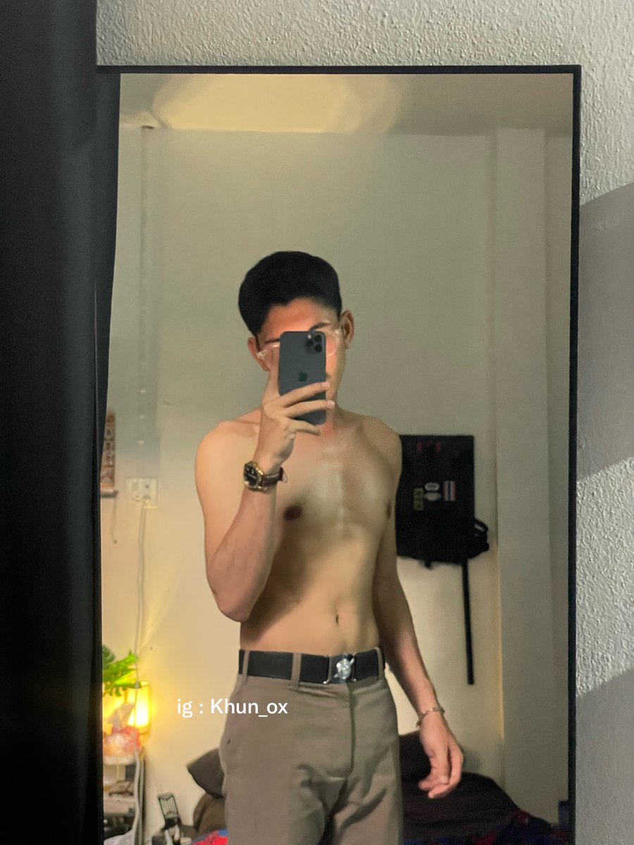 khunOx_'s tweet photo. เลิกงานพักได้ ? 🖤 https://t.co/kdBMsYIPdT