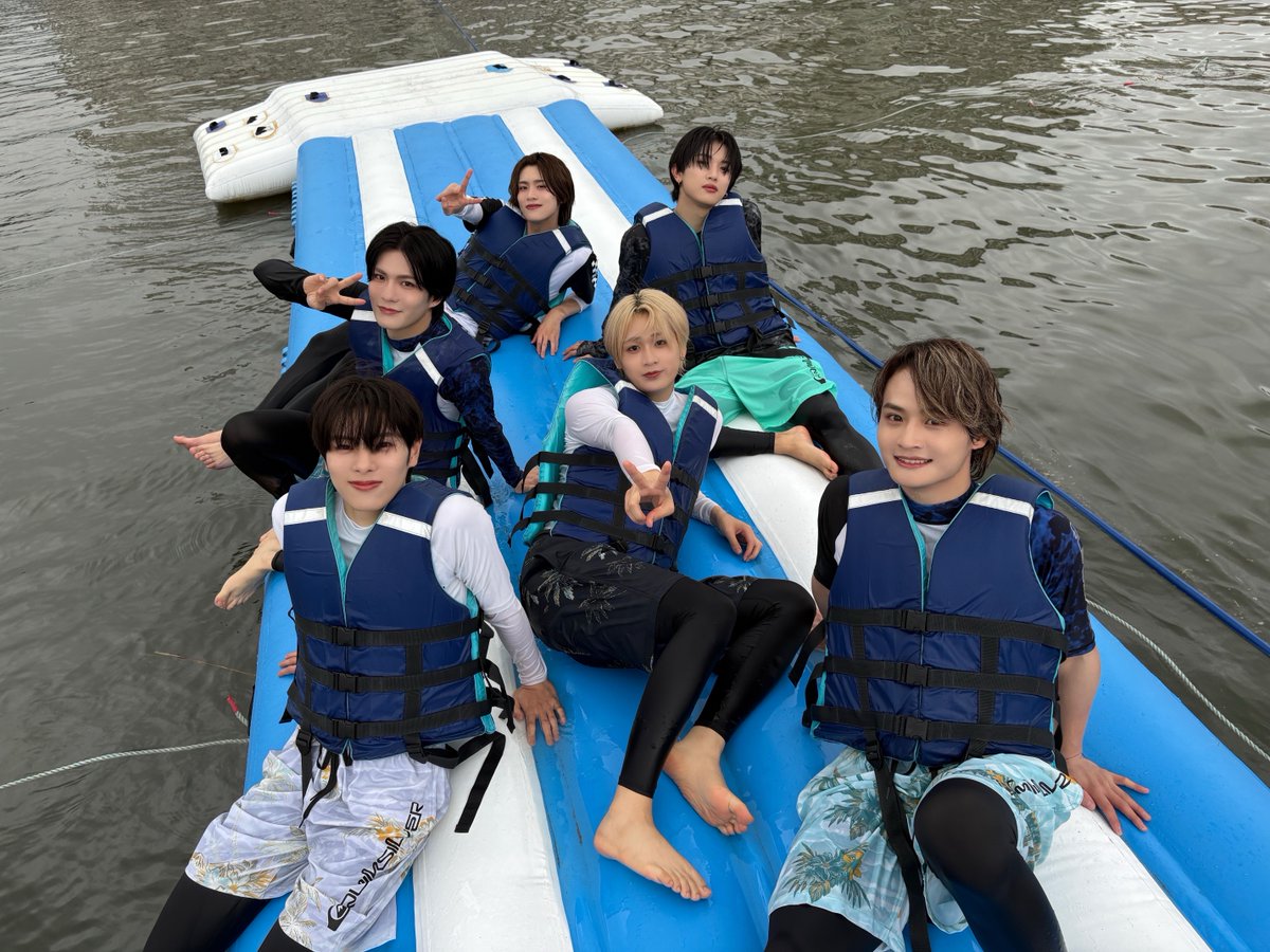 official_DXTEEN's tweet photo. [📸]

㊗️100回！
2年ぶりの水上アスレチックで大横転？！
[A?B?C?DXTEEN!] #100
(https://t.co/Q5WIzWgJz7)
ご視聴いただけましたか？

引き続き、DXTEENが全力でお届けする
A?B?C?DXTEEN!ぜひお楽しみください☺︎

『A?B?C?DXTEEN!』再生リスト🔽
https://t.co/94Wr0o3It4

#DXTEEN #DXTEEN_Wanna
#ABCDXTEEN
#DXTN