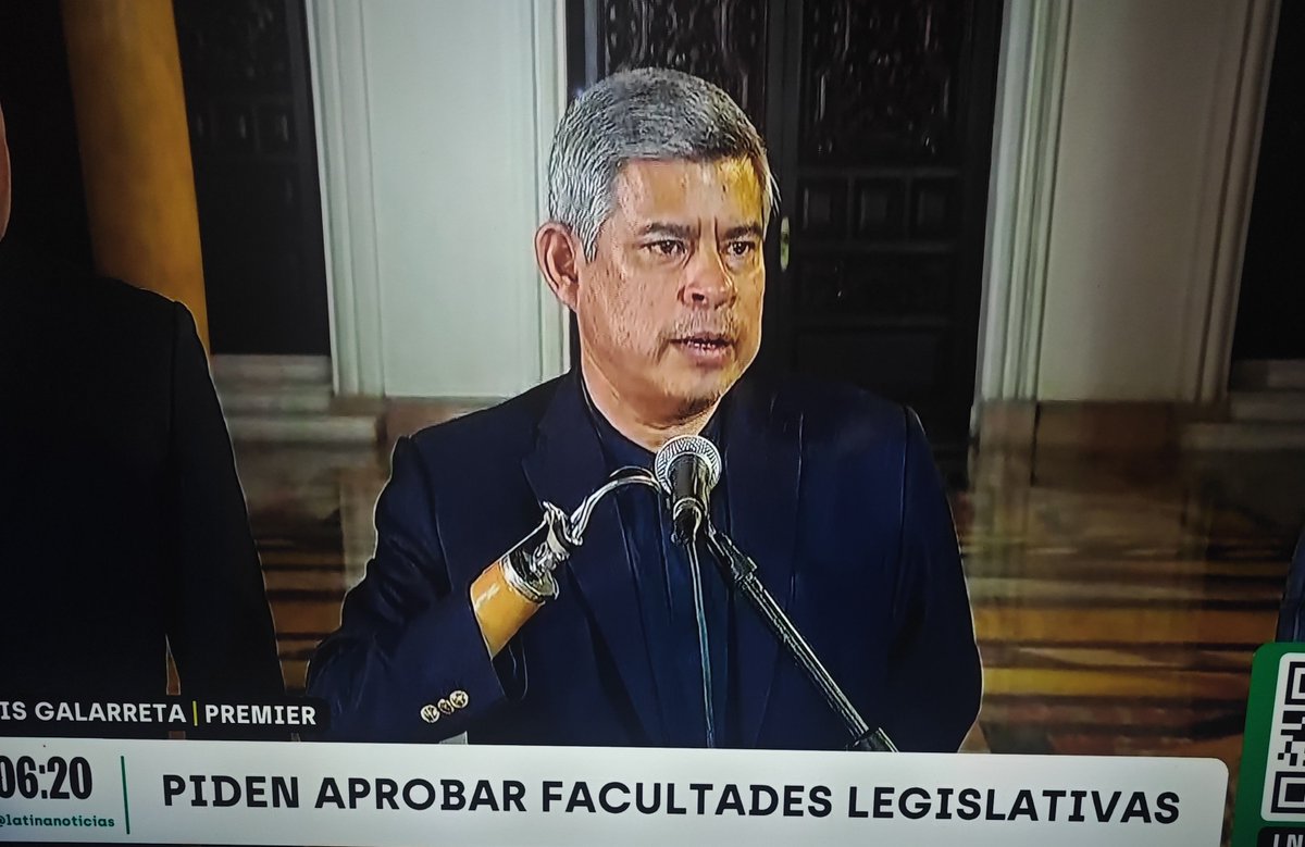Malapalabrero's tweet photo. Un premier, con una esposa trabajando en el Congreso, sin concurso público, no merece el respeto de una nación. https://t.co/pj9aYr0j4n