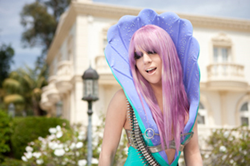 pureheartedlov3's tweet photo. Lady Gaga in a deleted scene from the Paparazzi music video (2009) wearing Jeremy Scott S/S 2001 https://t.co/14ZfGVATHB