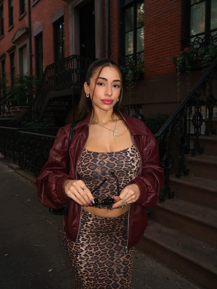 memoR7's tweet photo. 🐆💋🌶️ https://t.co/XJT0UTPGba