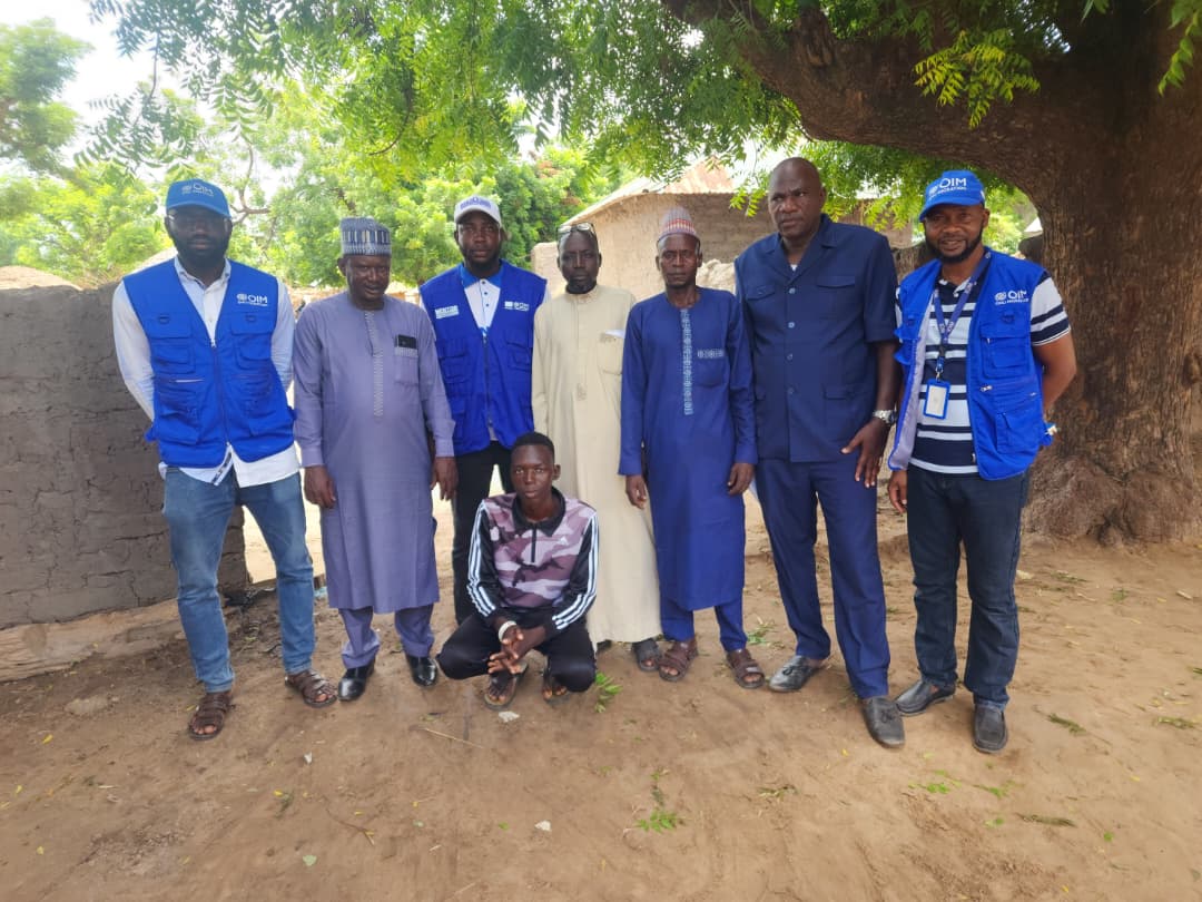 OIMNiger's tweet photo. 📍À Magaria (#Zinder) 28/8, des migrants de retour ont bénéficié d’une activité de mentorat axée sur le soutien psychosocial et le renforcement de la résilience.
Une initiative de l’@OIMNiger avec l’appui de l’#UnionEuropéenne, pour promouvoir une réintégration durable.

#MPRRSSA https://t.co/4bhOxXZz9W