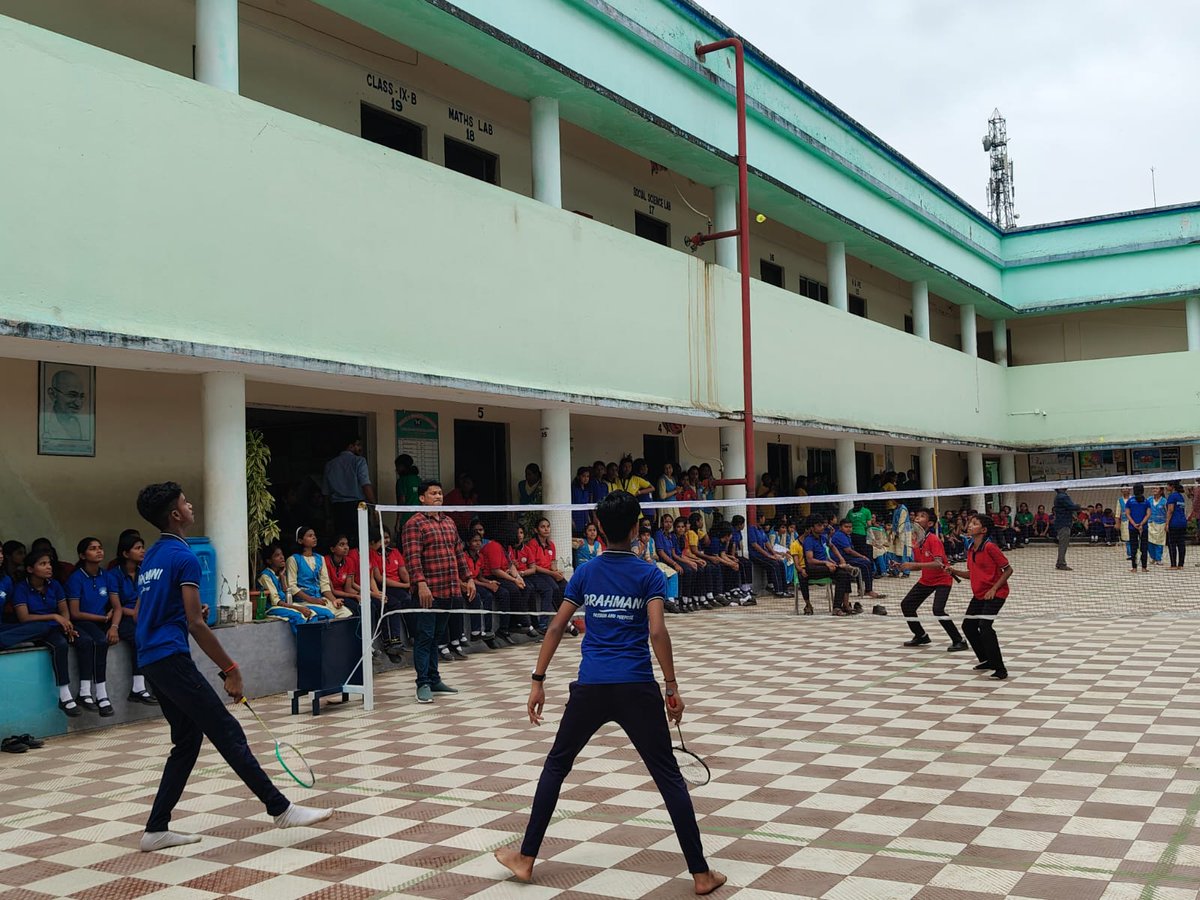 OAVSTB's tweet photo. On the eve of National Sports Day 2026, an Inter-House Badminton Tournament was successfully organized at Odisha Adarsha Vidyalaya, Satyabadi. Certificates of Achievement were distributed among the participants to encourage sportsmanship and physical fitness. https://t.co/AX1HURvBwG