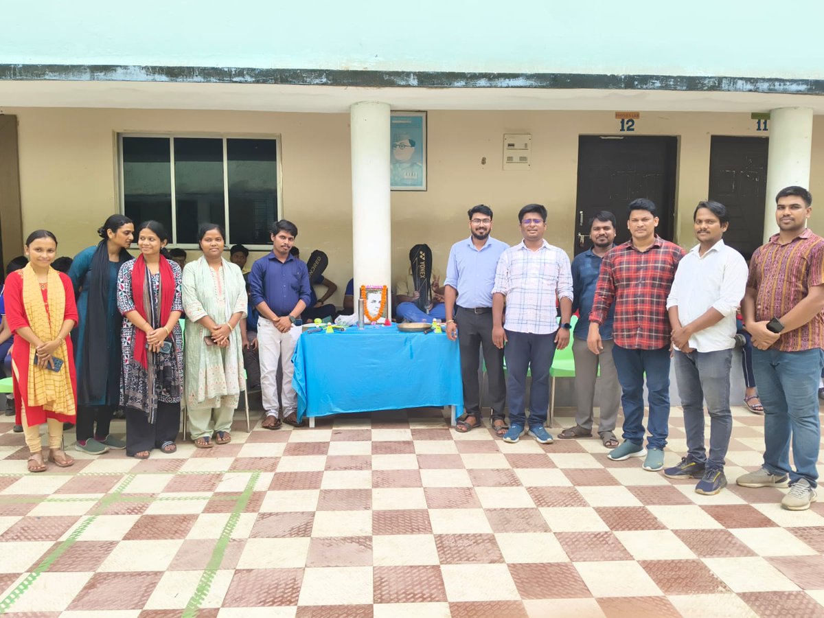 OAVSTB's tweet photo. On the eve of National Sports Day 2026, an Inter-House Badminton Tournament was successfully organized at Odisha Adarsha Vidyalaya, Satyabadi. Certificates of Achievement were distributed among the participants to encourage sportsmanship and physical fitness. https://t.co/AX1HURvBwG