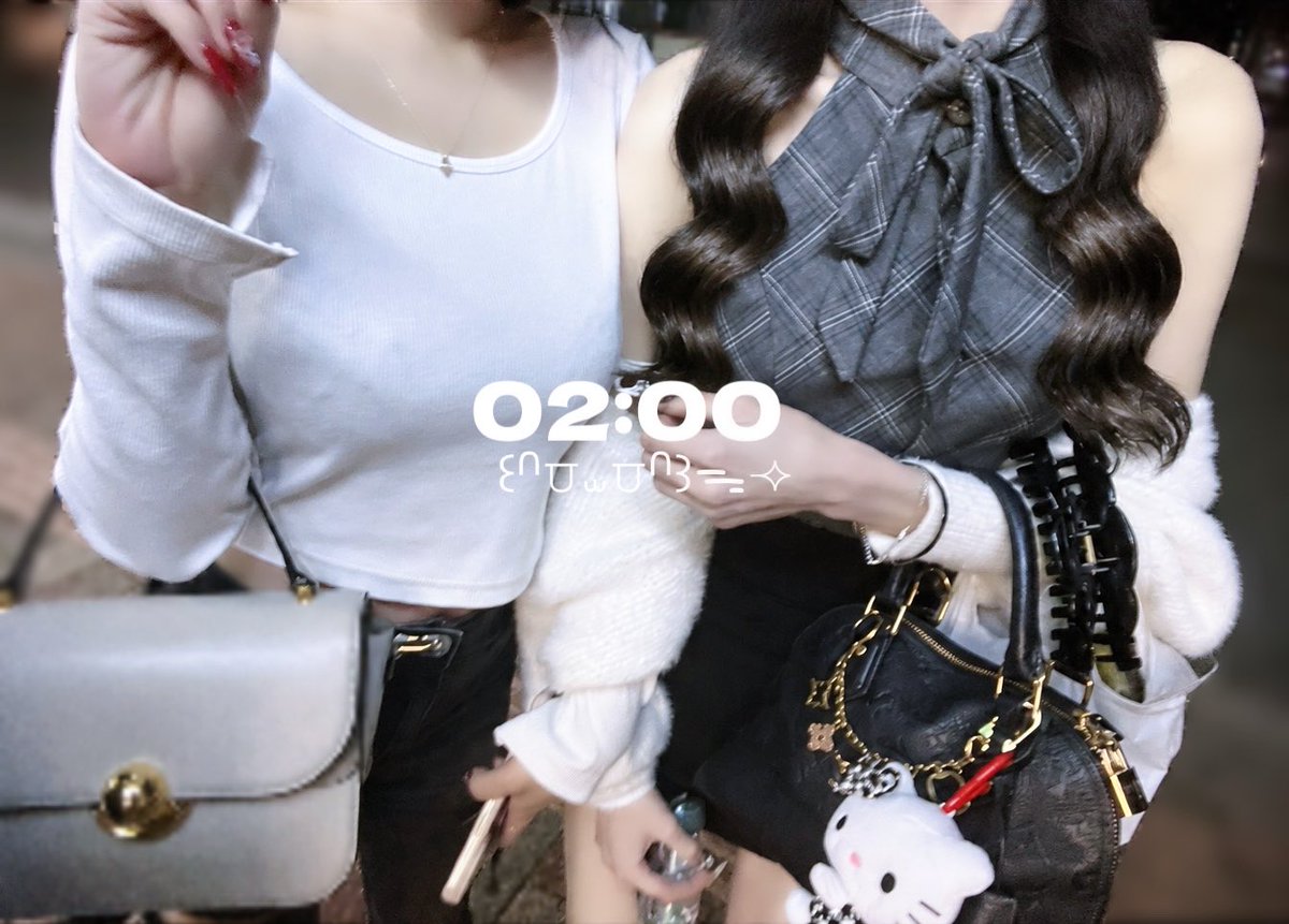 404__lo's tweet photo. おてて繋ぐか絡ませるかいつもしてくるかわいいね👯‍♀️⟡.·*. https://t.co/sqrnzIKPsA