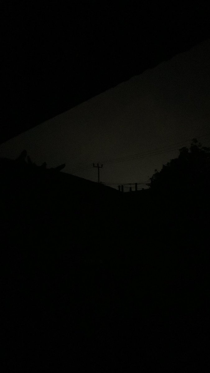 PUNCAKCREW's tweet photo. arek nobar sagala pareum lampu deih goblog teh PLN anjing @infoPLN https://t.co/0b0TUxO5vv