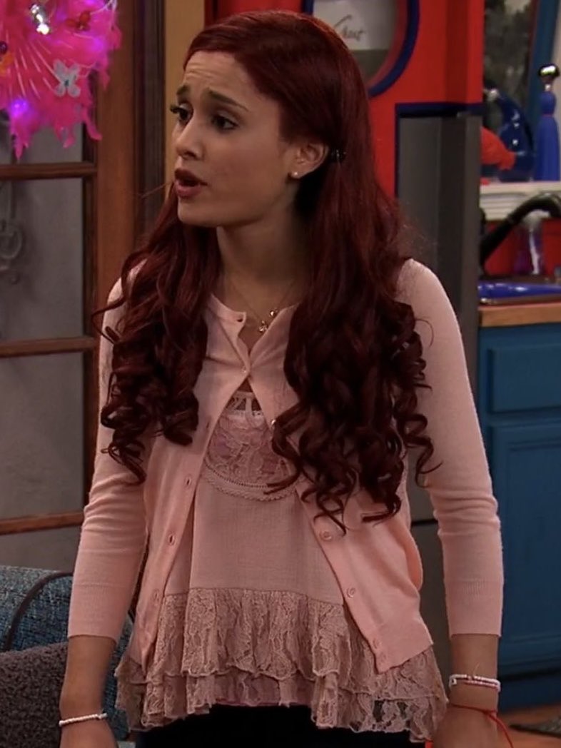 alicorniea's tweet photo. i #need cat valentine’s cutieful pinkalicious closet ₊ 👛⊹ ೀ🎀 https://t.co/C9qWjpQRcG