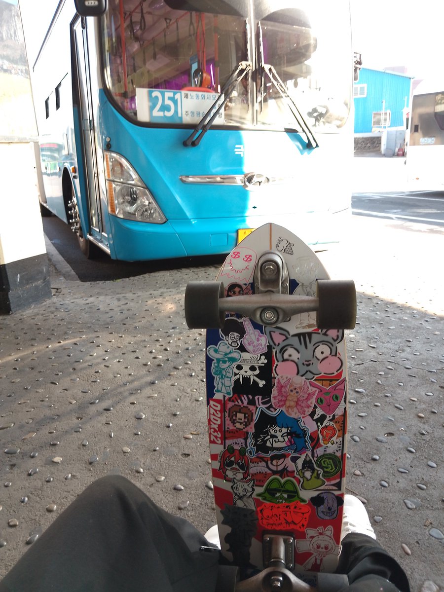 Hermexxu4444's tweet photo. @ariotofemot1on Yo ando en patineta 🛹 https://t.co/b0MaQmVdU1