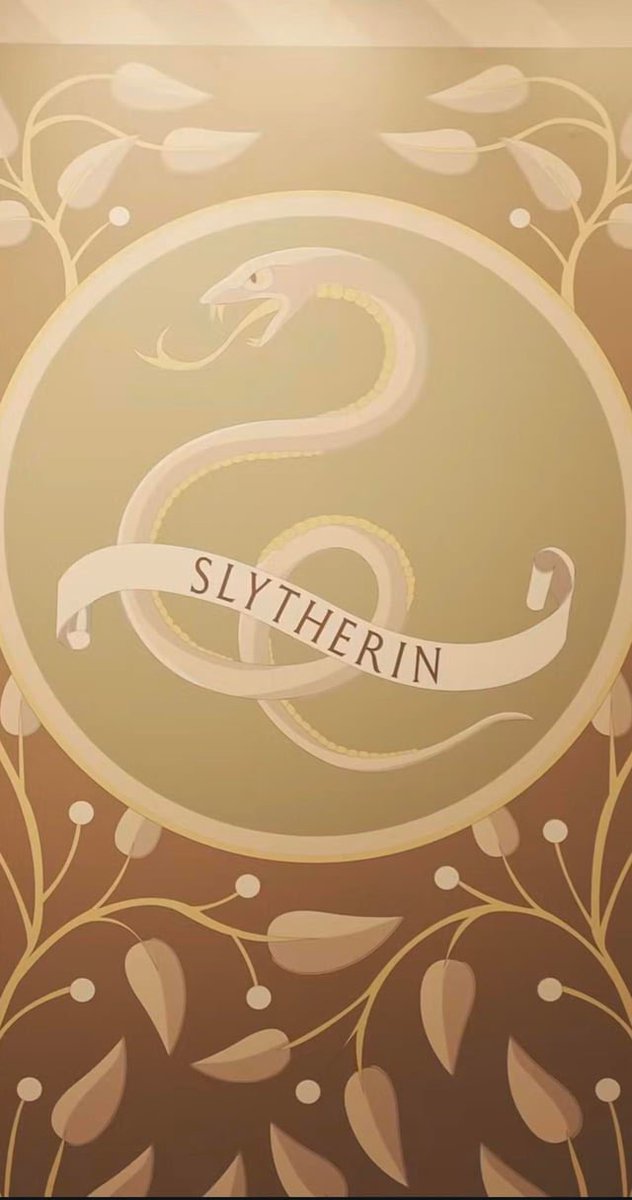 acervodopotter's tweet photo. Os novos brasões das casas podem ser vistos claramente nos estandes de cada uma durante o evento “Back to Hogwarts.” https://t.co/ijECVh2HVF