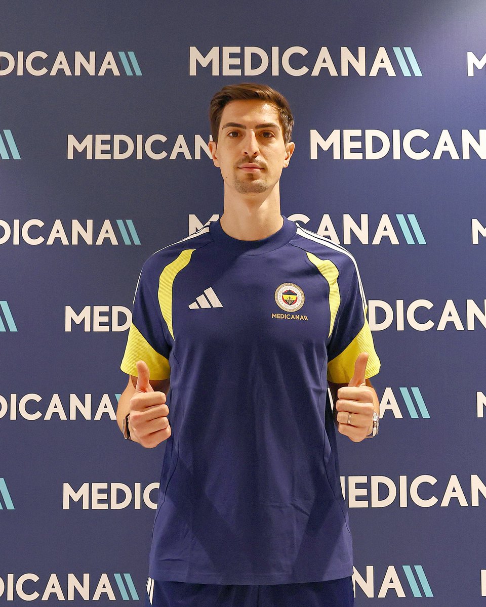 FBvoleybol's tweet photo. Fenerbahçe Medicana Erkek Voleybol Takımımızda yeni sezon öncesi sağlık kontrolleri başladı. 💛💙 @medicanasaglik

🔗 https://t.co/sS3mSM9ilQ https://t.co/01vSIxOb5t